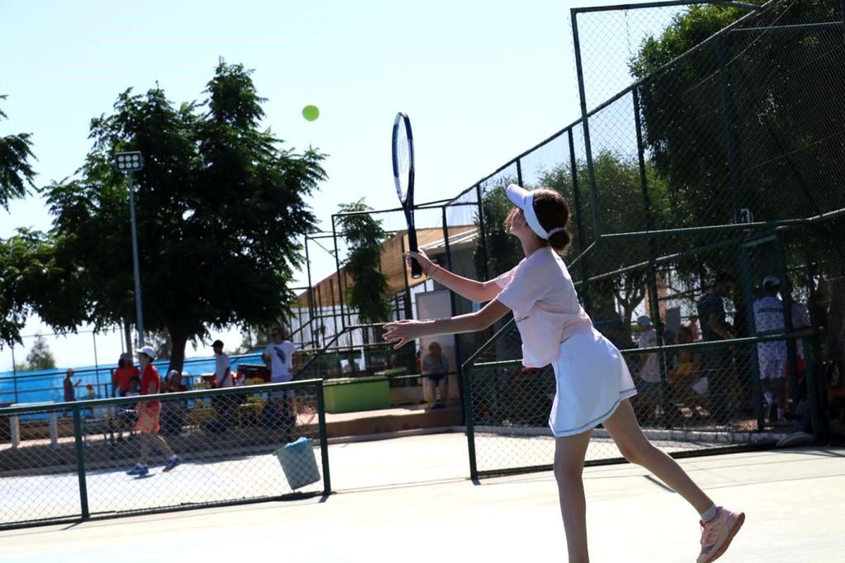 Osman Bayrakdar Yılı Analig Tenis Bölge Turnuvaları Didim\'de Başladı
