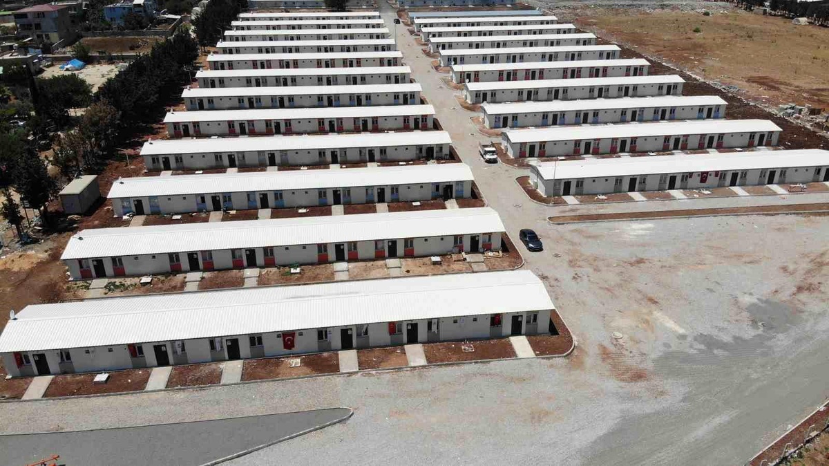 Depremin Vurduğu Hatay\'da Briket Evlerde Yaşam Başladı