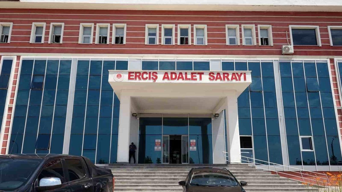 Van Erciş\'te kavga: 1 ölü, 19 yaralı, 11 kişi tutuklandı