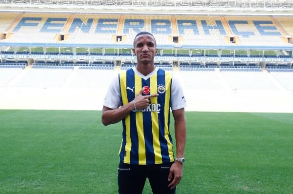 Fenerbahçe Rodrigo Becao ile 5 yıllık sözleşme imzaladı
