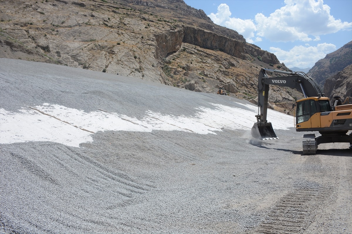 Hakkari\'de Entegre Katı Atık Tesisi İnşaatı Tamamlanıyor