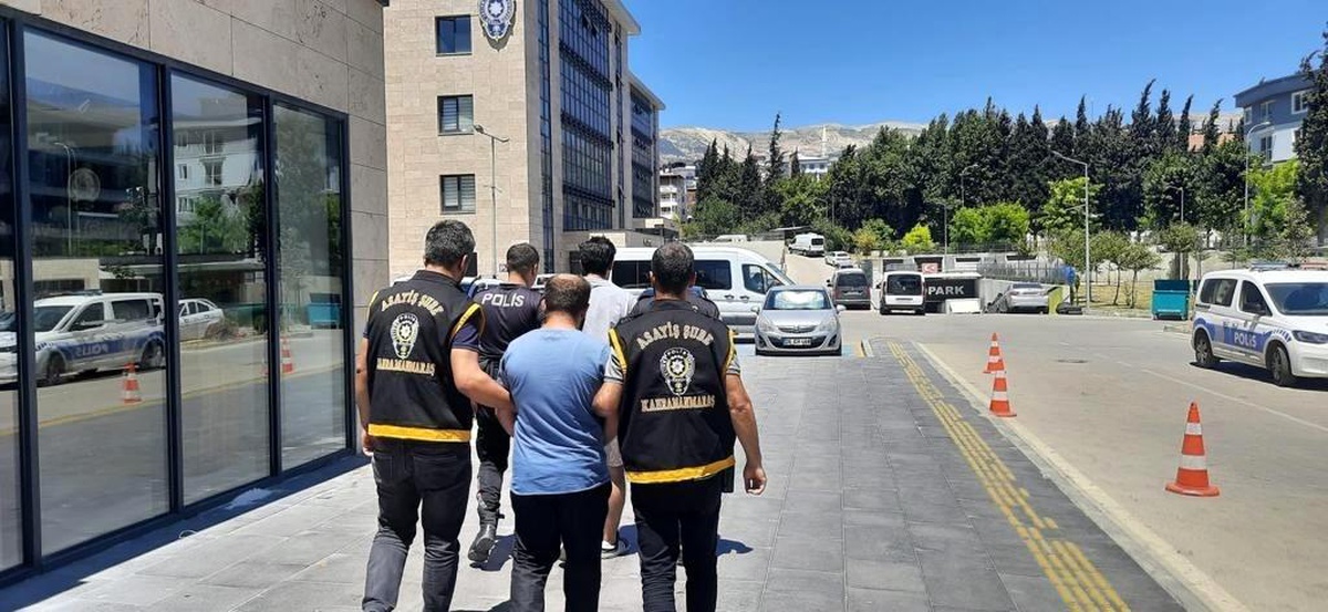 Kahramanmaraş\'ta Hırsızlık Suçundan Hapis Cezası Bulunan 2 Şüpheli Yakalandı