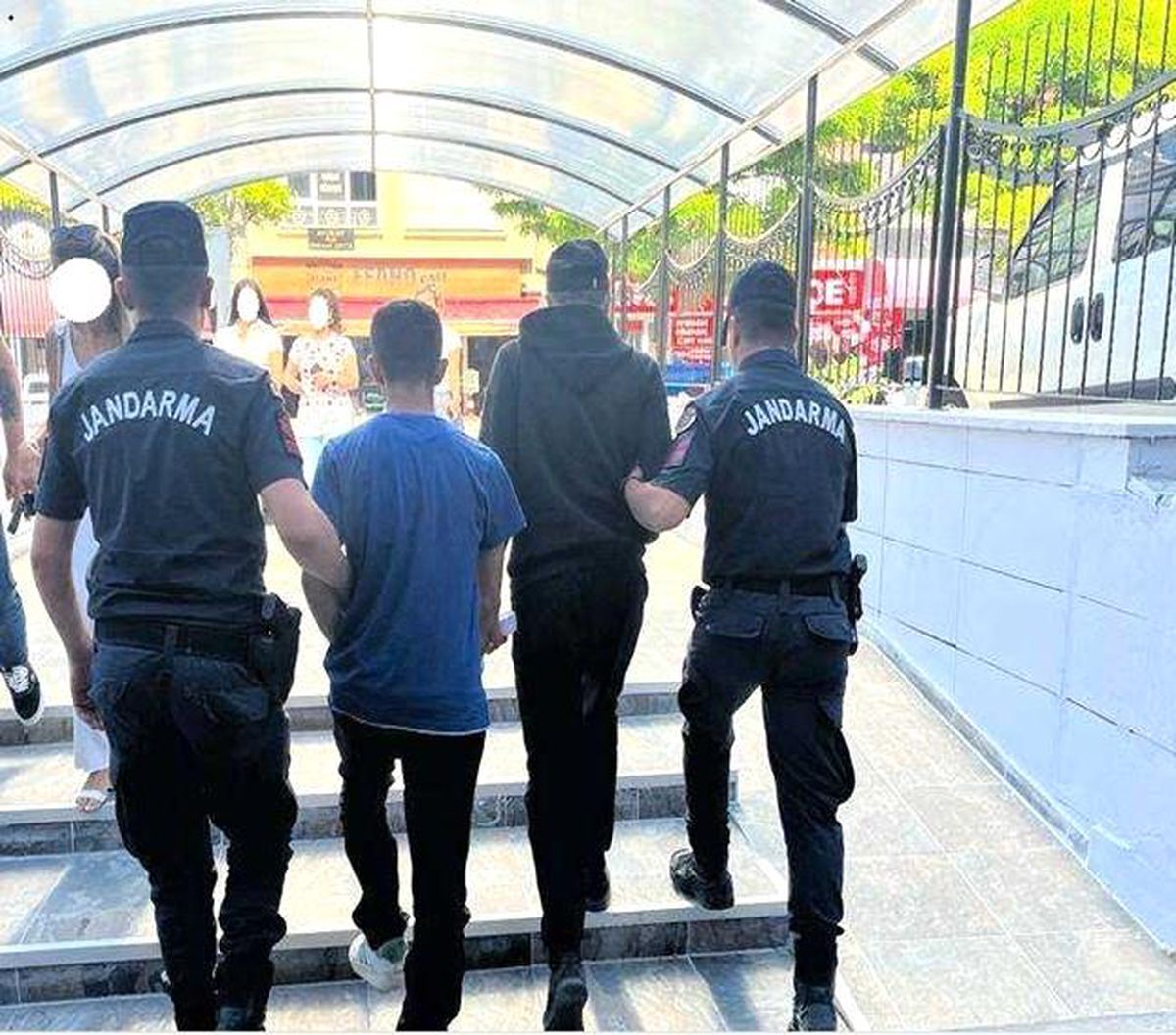 Eskişehir\'de Elektronik Eşya Çalan 2 Şüpheli Tutuklandı