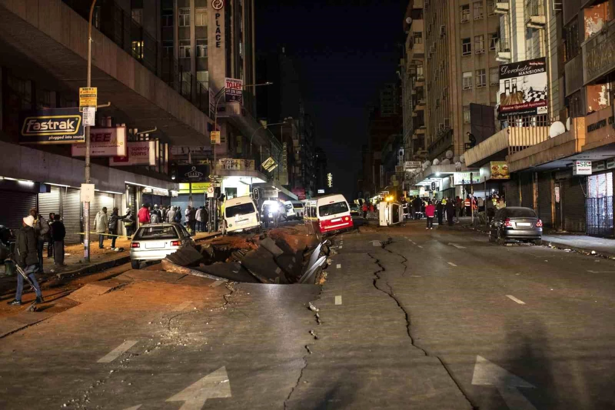 Güney Afrika\'nın Johannesburg kentinde patlama: 1 ölü, 41 yaralı