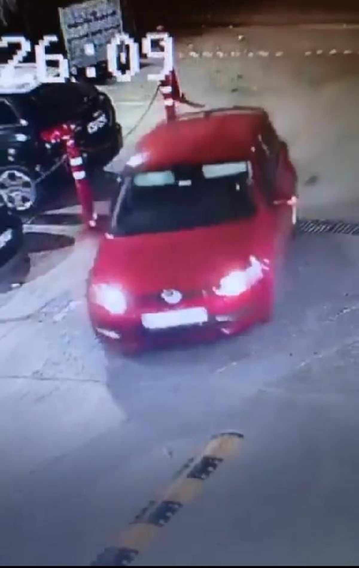 Kağıthane\'de Lüks Otomobil Çalma Girişimi Kamerada