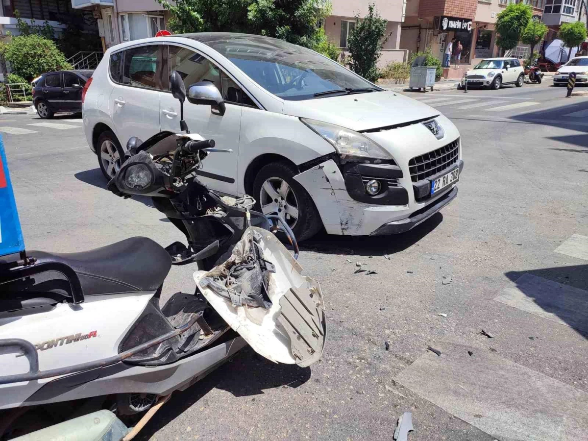 Keşan\'da motosiklet ile otomobil çarpıştı: 1 yaralı
