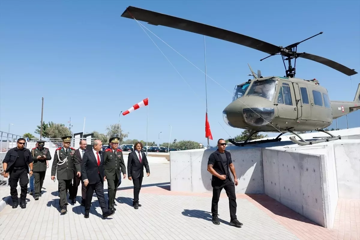 Kıbrıs Barış Harekatı\'nda görev yapan askeri helikopter sergiye açıldı