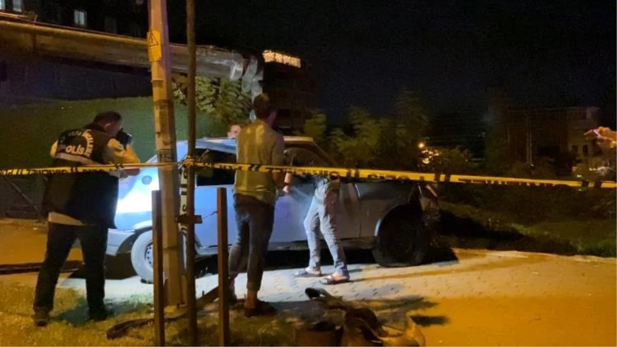 Bursa\'da Otomobil İnşaat Alanına Uçtu: 1 Ölü, 2 Yaralı