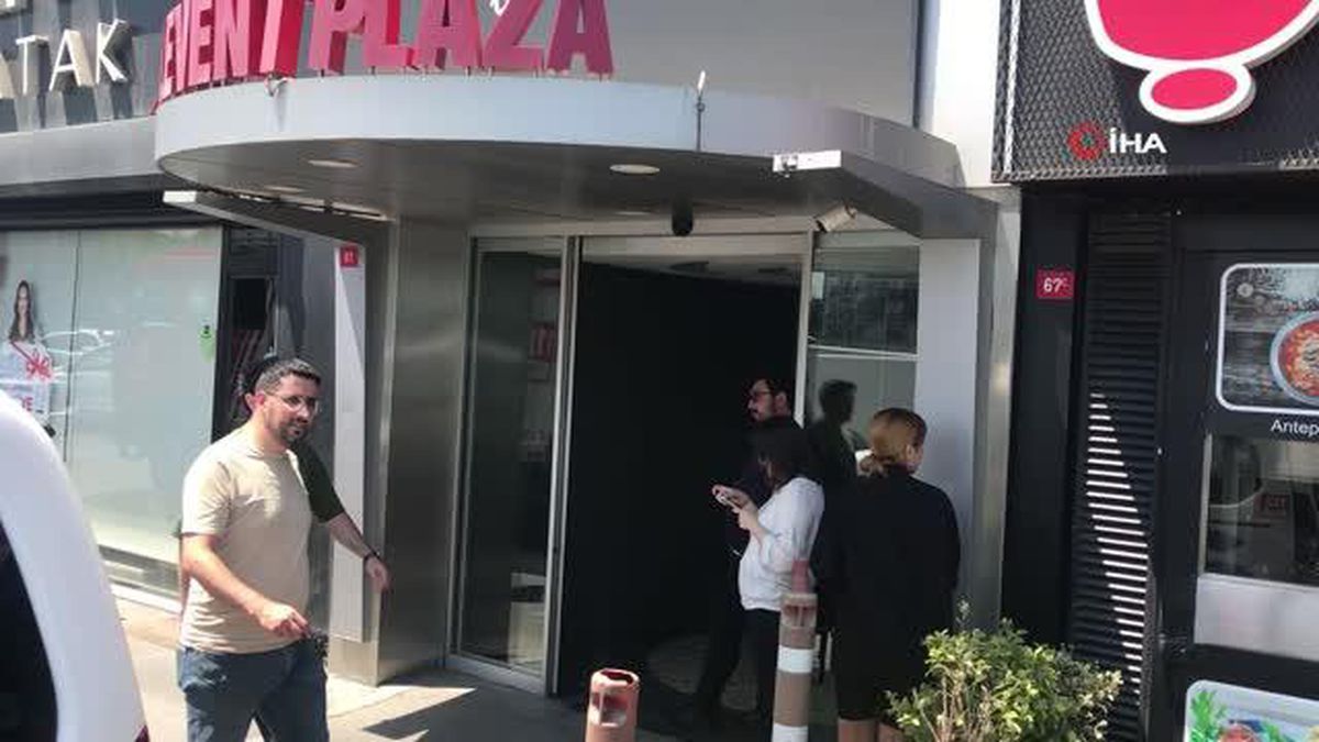 MHP İl Başkanlığı'nın bulunduğu binada yangın paniği