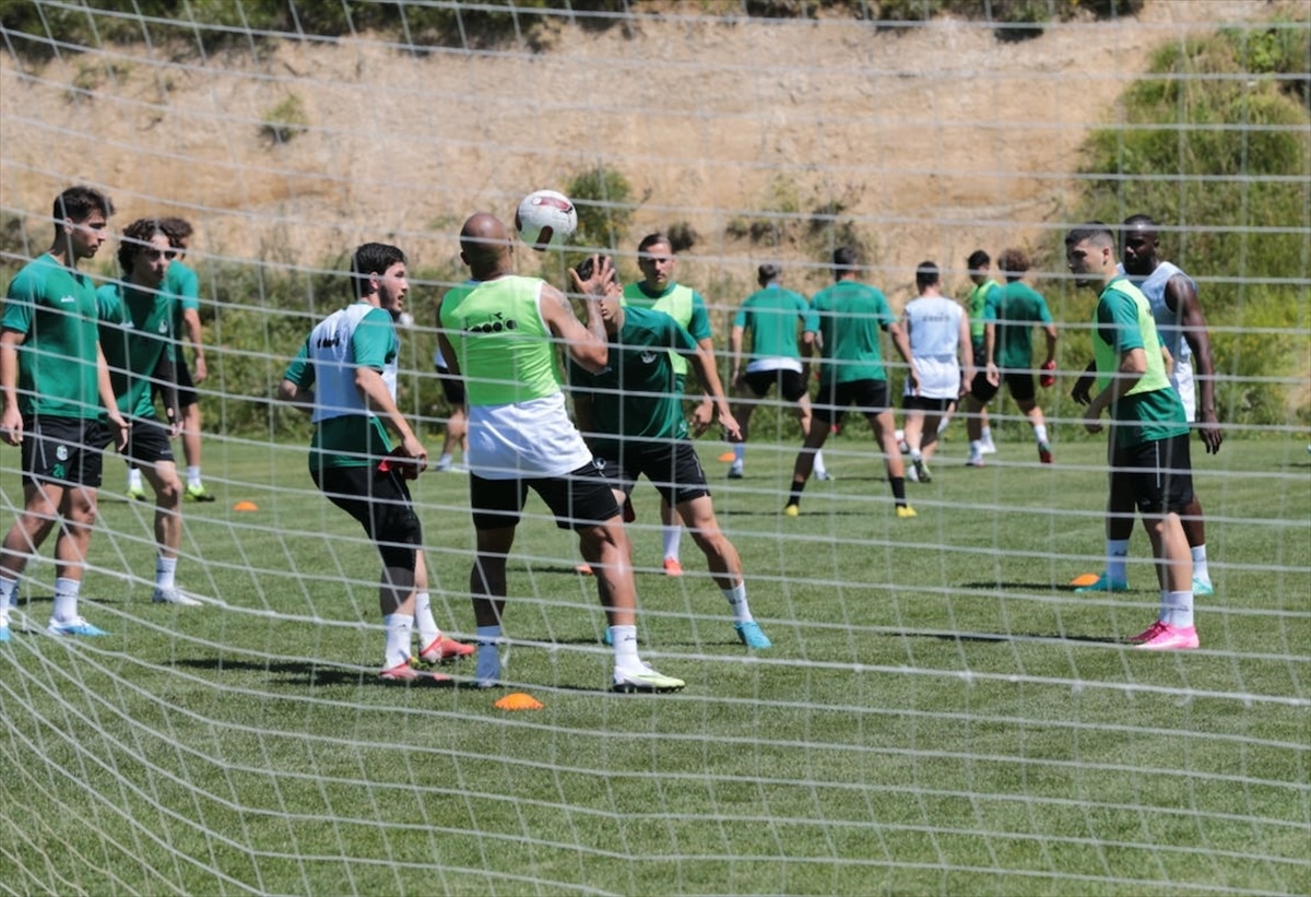 Sakaryaspor Teknik Direktörü Taner Taşkın: Zirve Yarışında Sonuna Kadar Mücadele Edeceğiz