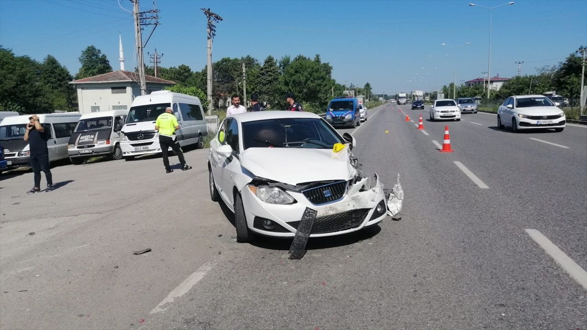 Samsun\'da servis minibüsü kaza yaptı: 19 yaralı