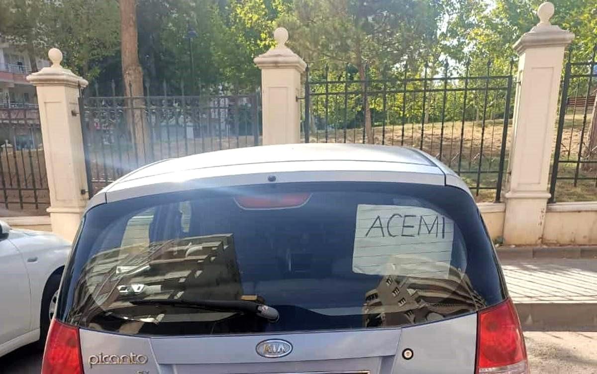 Siirt\'te bir vatandaşın aracına yazdığı \'Acemi\' yazısı gülümsetti