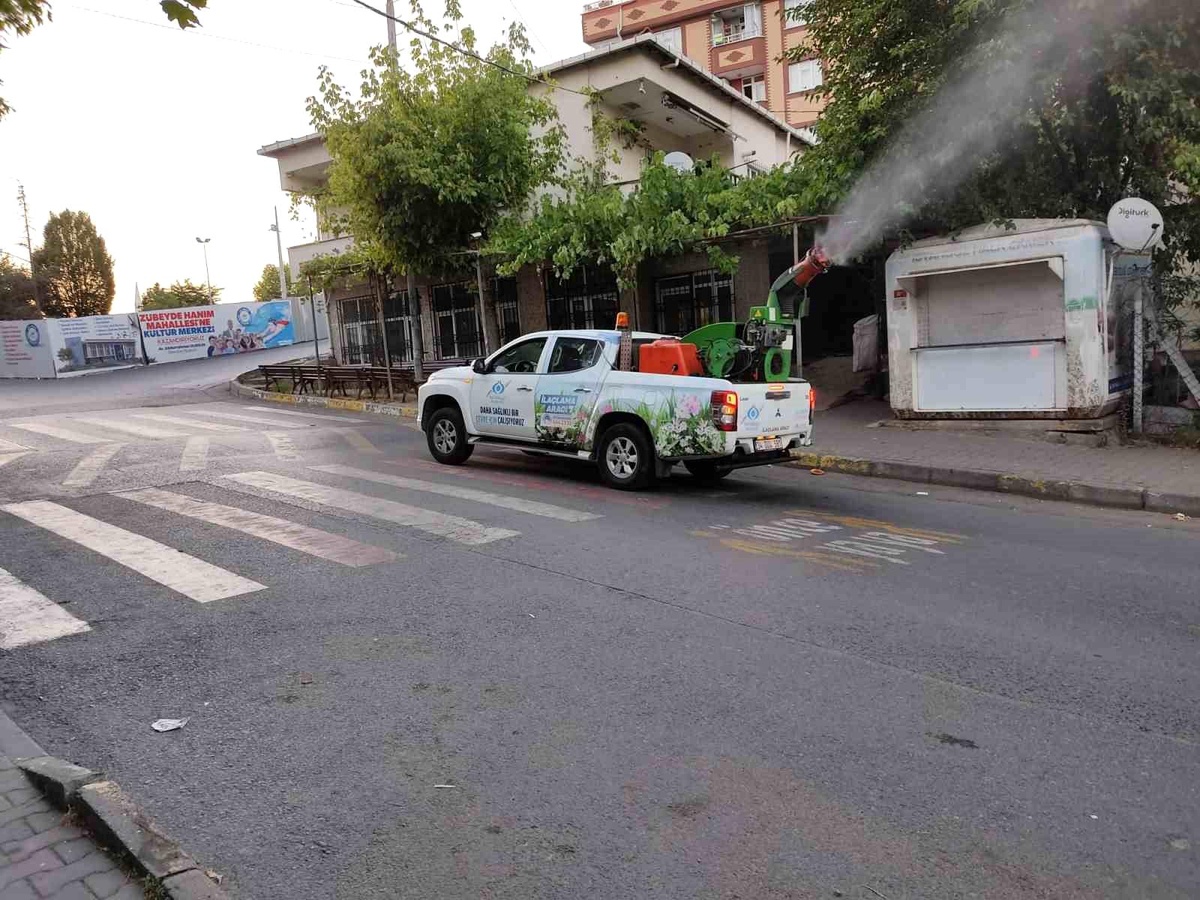 Sultangazi Belediyesi Haşere ve Böcek İlaçlama Çalışmalarını Sürdürüyor