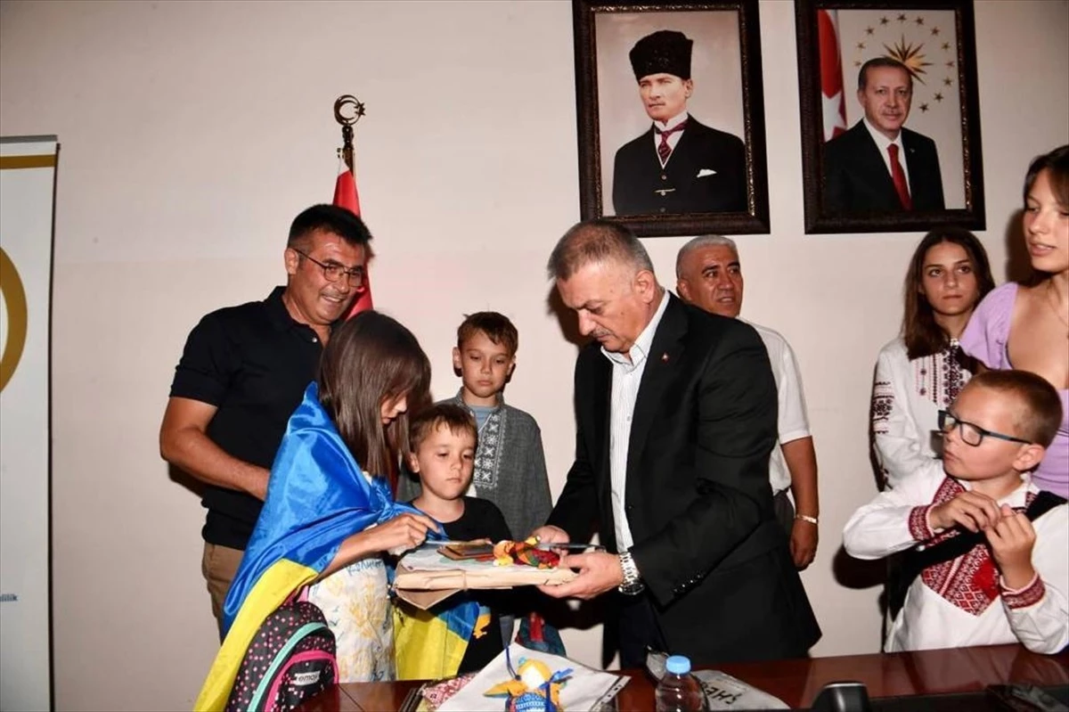 Rusya-Ukrayna Savaşında Yetim Kalmış 40 Çocuk Antalya\'da Misafir Ediliyor