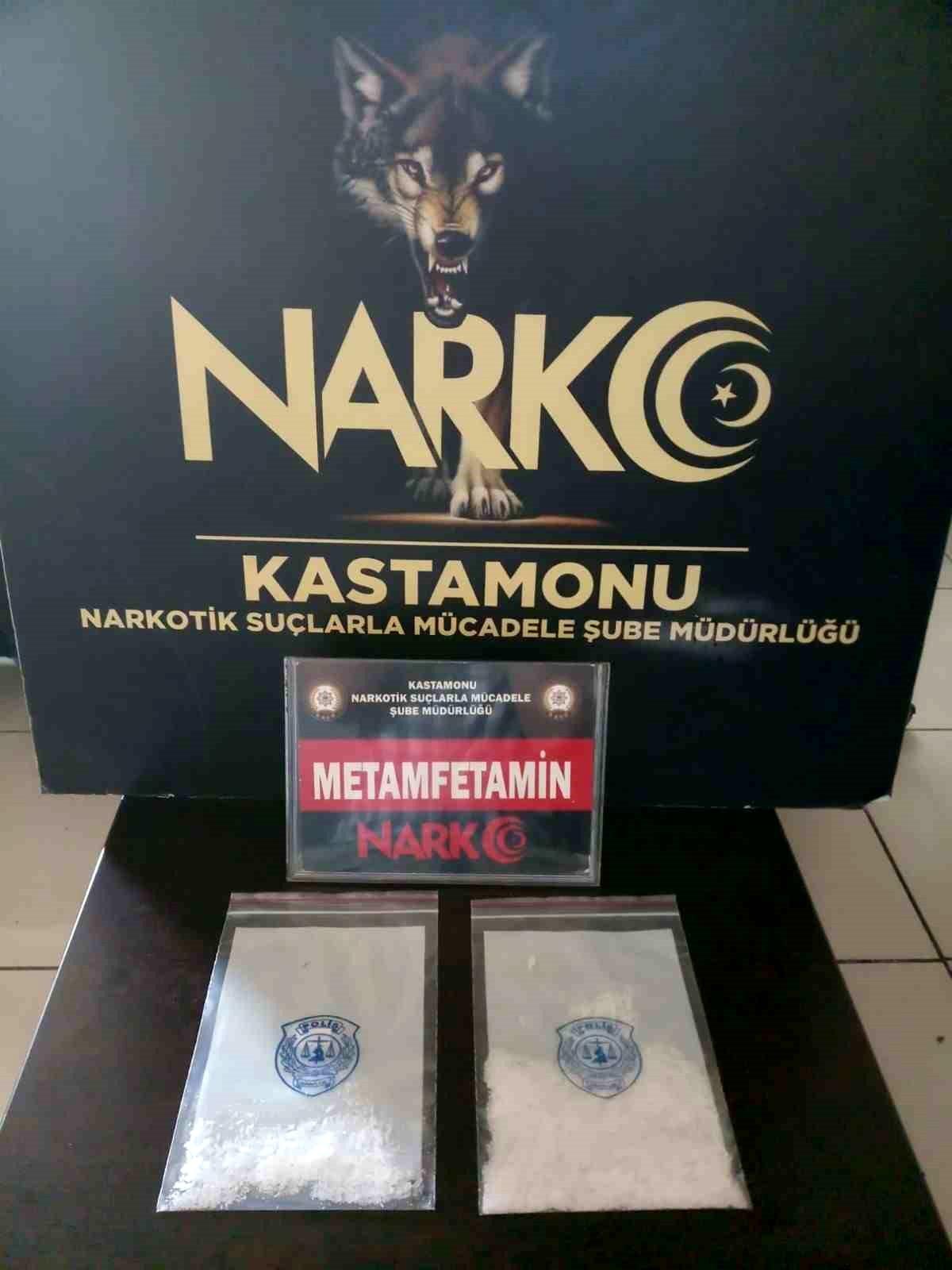 Sinop\'a uyuşturucu madde götürürken yakalanan şahıs Kastamonu\'da gözaltına alındı