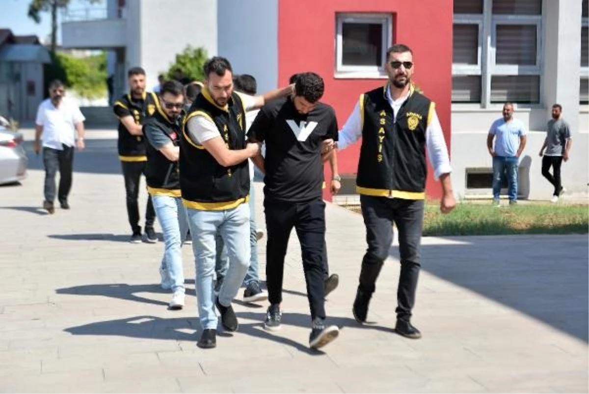 Adana\'da Silahlı Kavga: 2 Ölü, 5 Şüpheli Yakalandı