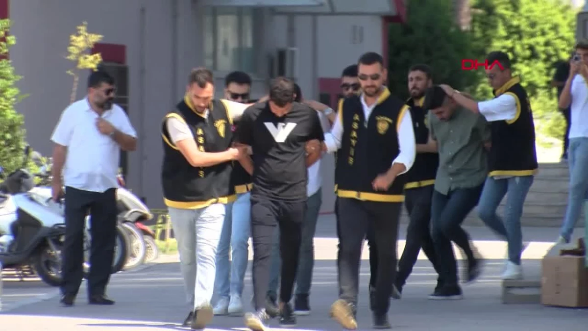 Adana\'da Silahlı Kavga: 2 Ölü, 5 Şüpheli Yakalandı