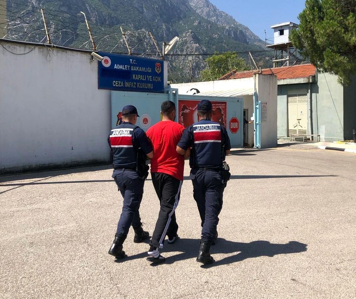 Manisa\'da Kesinleşmiş Hapis Cezası Bulunan 2 Kişi Yakalandı