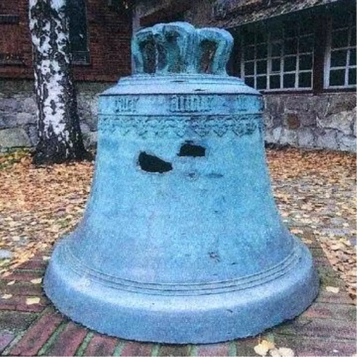 Almanya\'da Tarihi Bir Kilise Çanı Çalındı