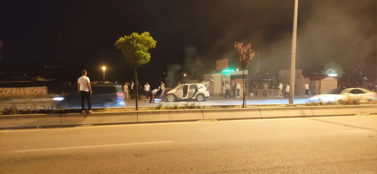 Ankara\'nın Çubuk ilçesinde otomobil çarpışması: 2 yaralı