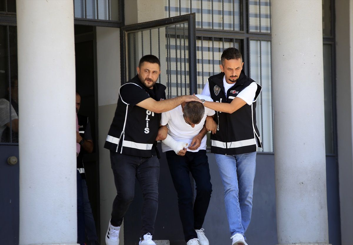 Aydın\'da Kişiyi Kaçırıp Darbederek Senet İmzalattıkları İddiasıyla 2 Zanlı Tutuklandı