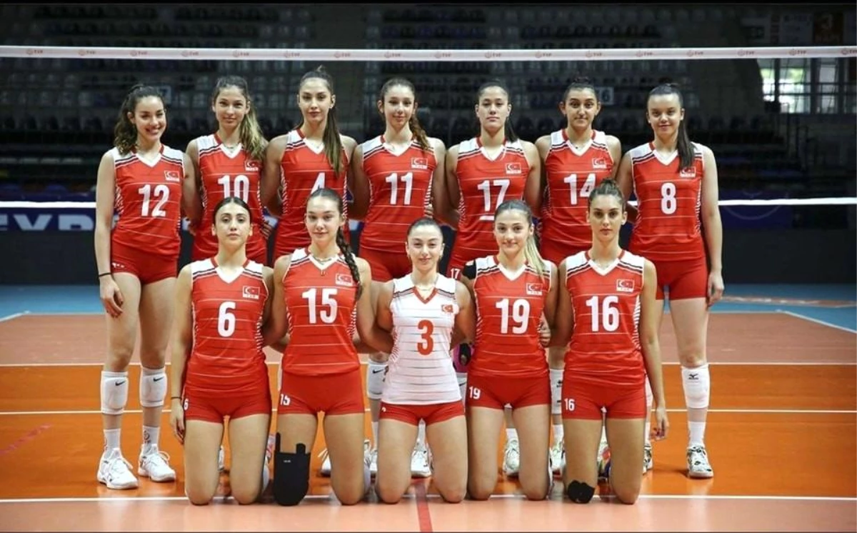 Aydınlı Voleybolcu Sahra Can, Eczacıbaşı\'na Transfer Oldu ve U19 Milli Takımı\'na Seçildi