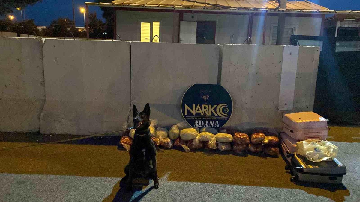 Adana\'da Bagajda Gizlenmiş 27 Kilo Esrar Ele Geçirildi