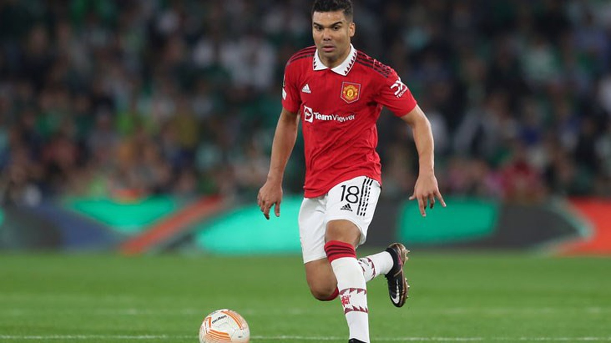 Manchester United\'ın yıldız futbolcusu Casemiro fazla kilolarıyla gündem oldu