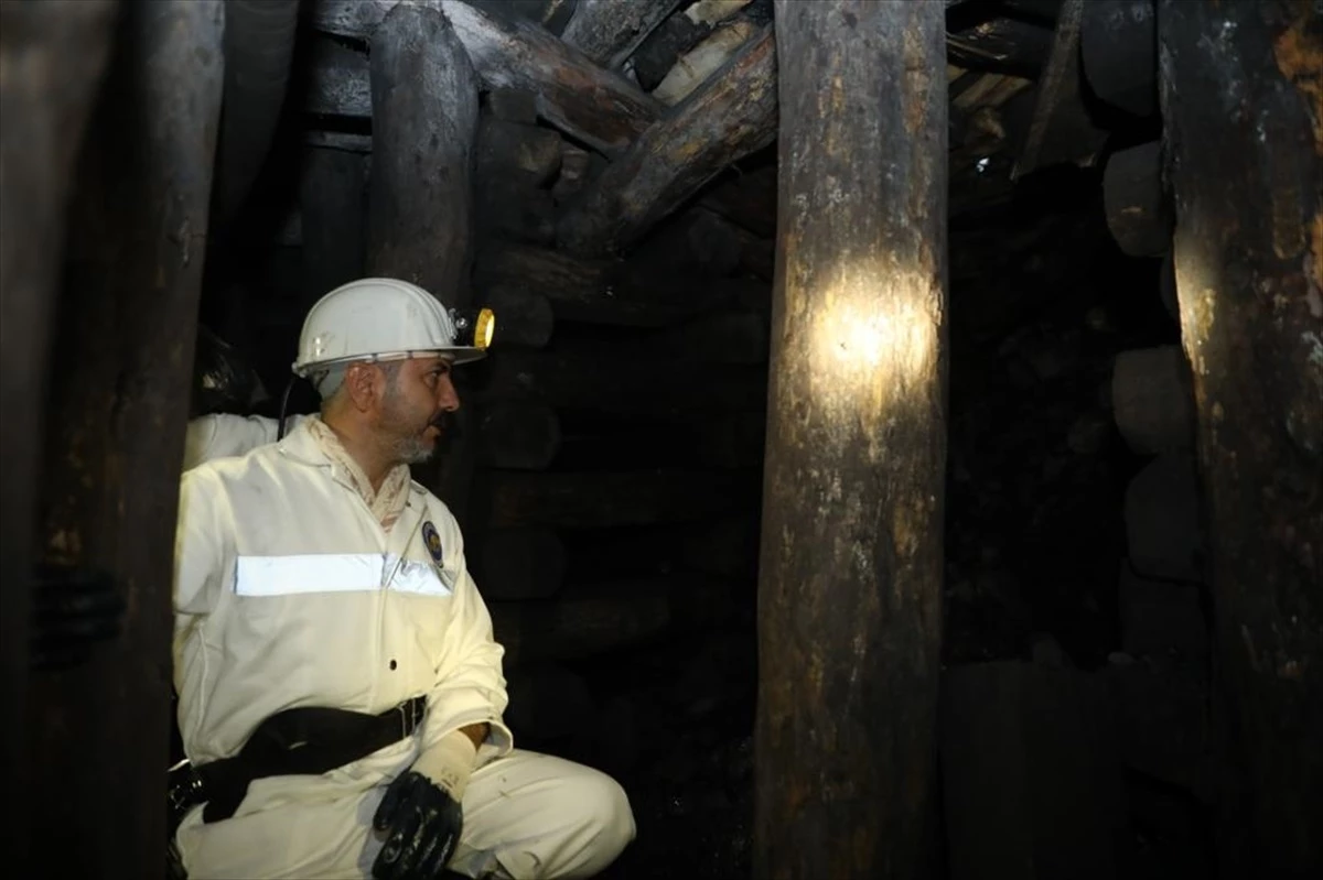 Bakan Yardımcısı Aydın, yerin 425 metre altındaki maden ocağında işçilerle görüştü