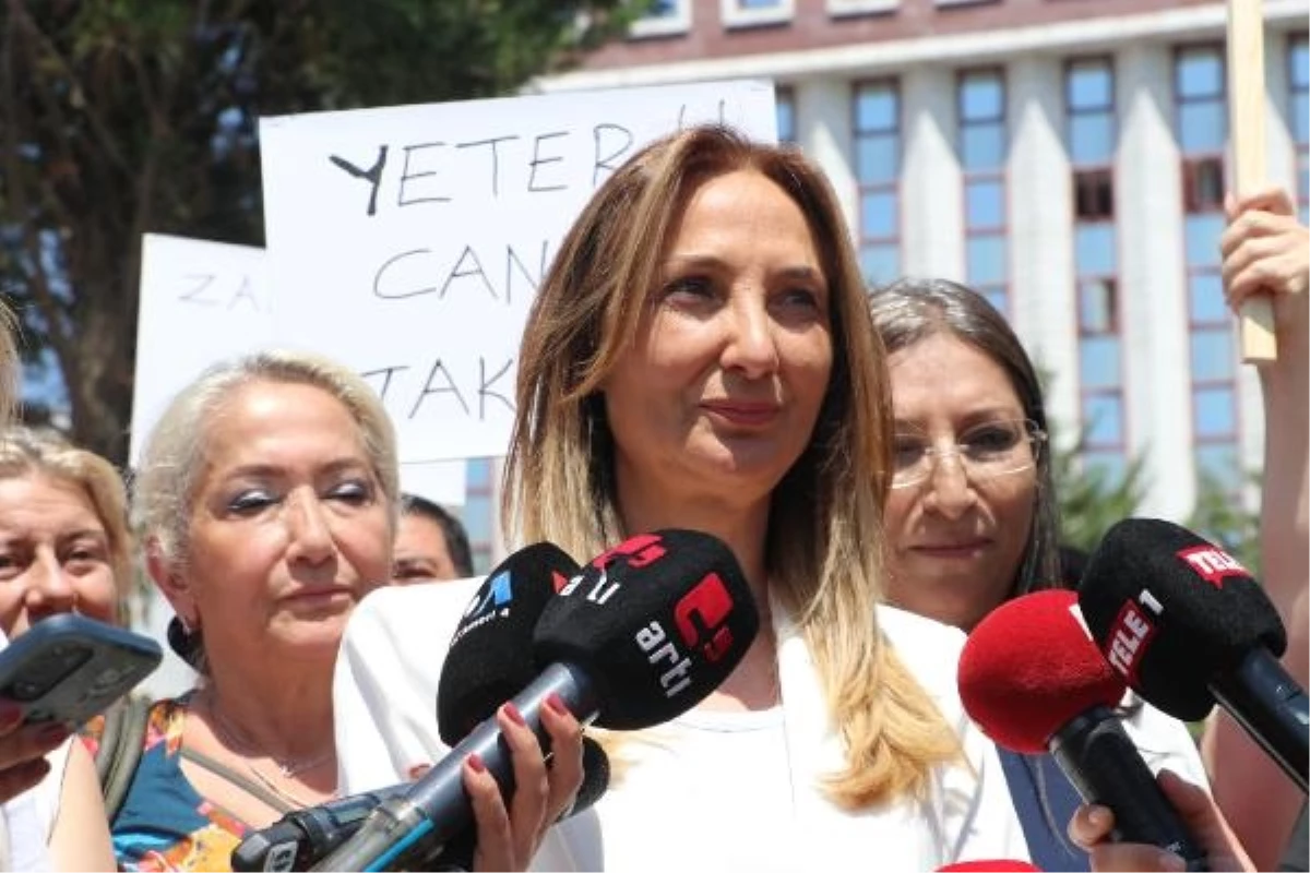 CHP Kadın Kolları Genel Başkanı Aylin Nazlıaka, EPDK önünde basın açıklaması yaptı