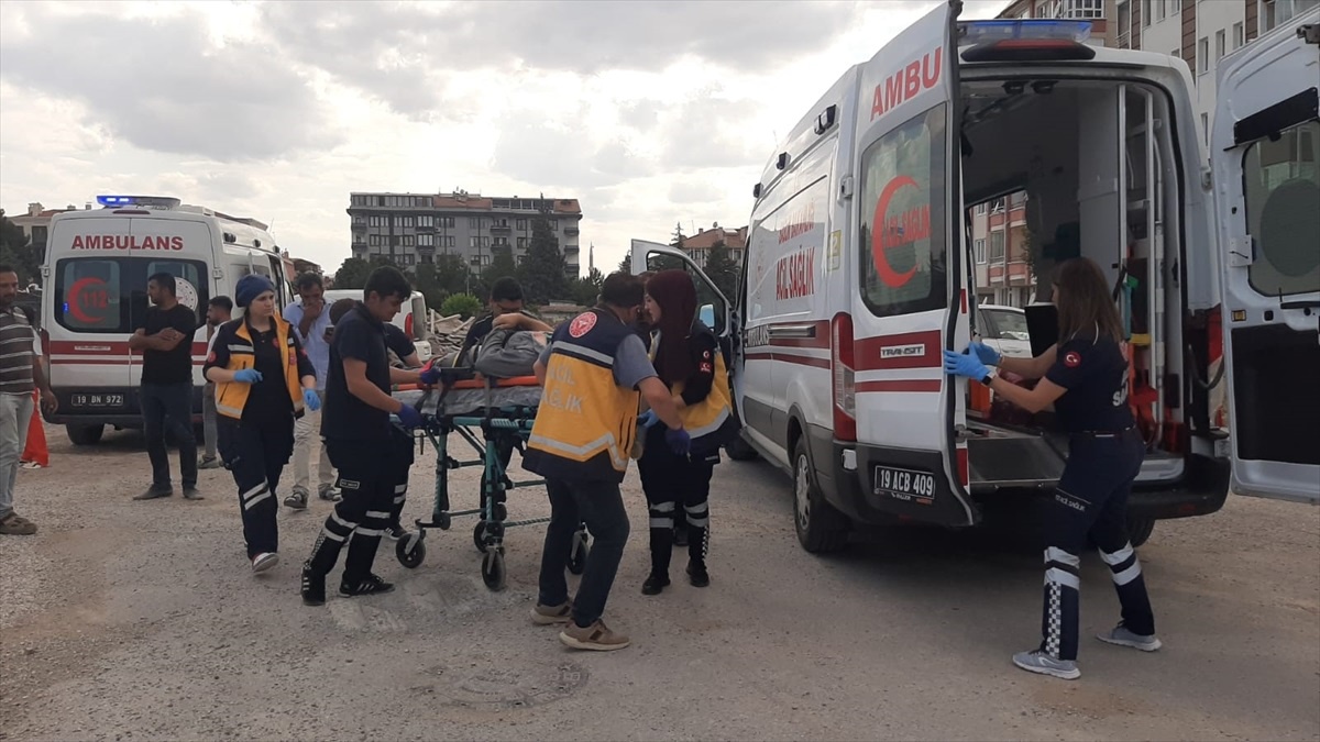 Çorum\'da İnşaattan Düşen İşçi Yaralandı