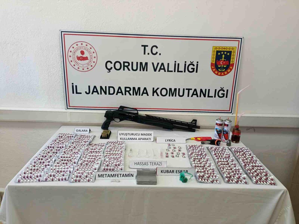 Çorum\'da Uyuşturucu ve Ruhsatsız Av Tüfeği Operasyonu