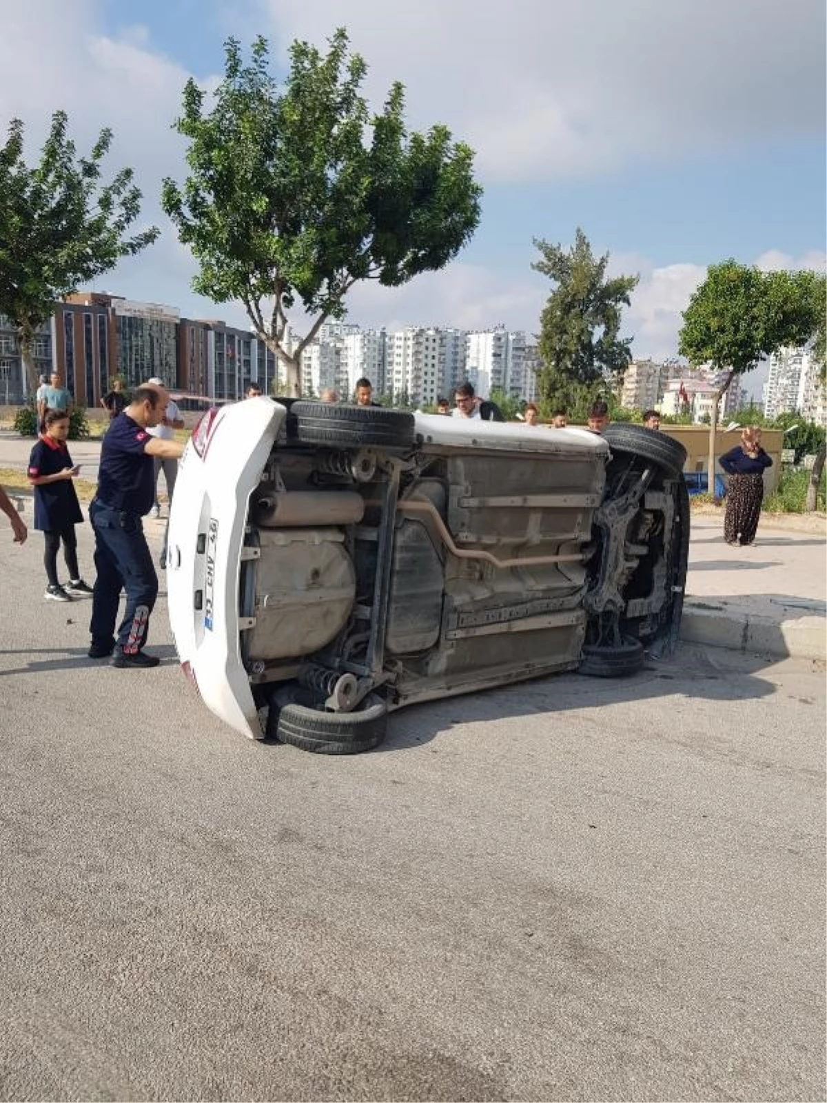 Adana\'da Otomobil Devrildi, Sürücü Hayatını Kaybetti