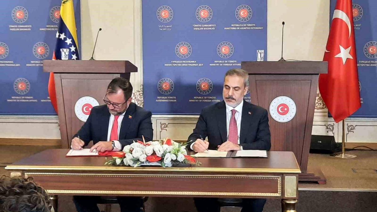 Dışişleri Bakanı Fidan: "Türkiye olarak Venezuela\'ya yönelik tek taraflı yaptırımlara ve dış müdahalelere karşıyız"