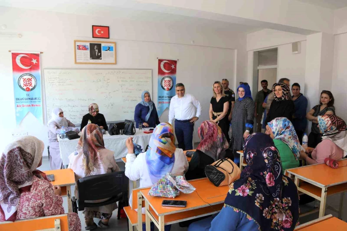 Diyarbakır\'da Ergani Kaymakamı ve Belediye Başkan Vekili Ahmet Karaaslan, ADEM kursiyerleriyle bir araya geldi