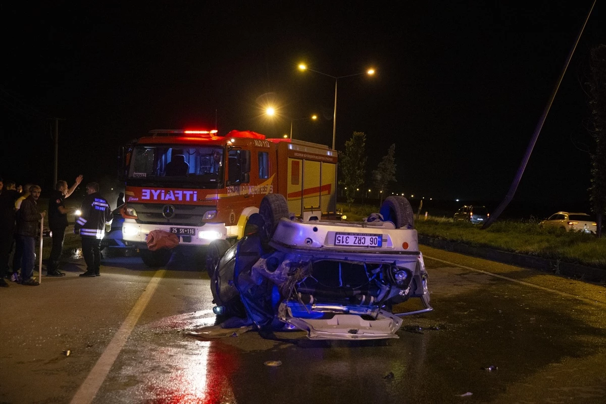 Erzurum\'da Otomobil Kaza Yaptı: 2 Kişi Yaralandı
