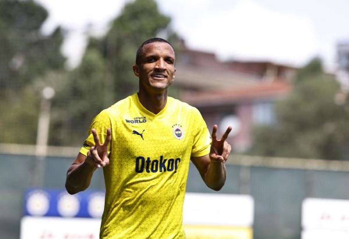 Fenerbahçe\'nin yeni transferi Rodrigo Becao ilk antrenmanına çıktı