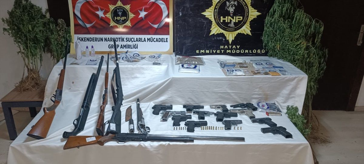 Hatay\'da uyuşturucu satanlara operasyon: 5 zanlı gözaltına alındı