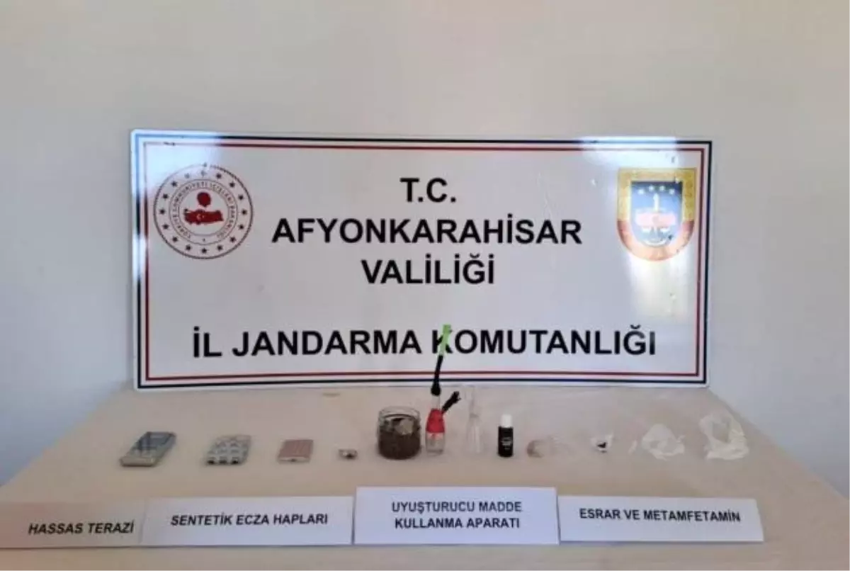 Afyonkarahisar\'da yapılan baskında 20 kök kenevir ele geçirildi