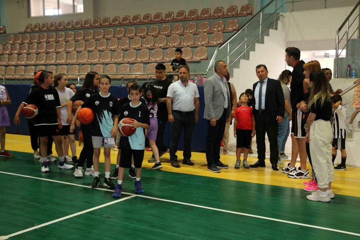 Kayseri Gençlik ve Spor İl Müdürü Yaz Okullarını Ziyaret Etti