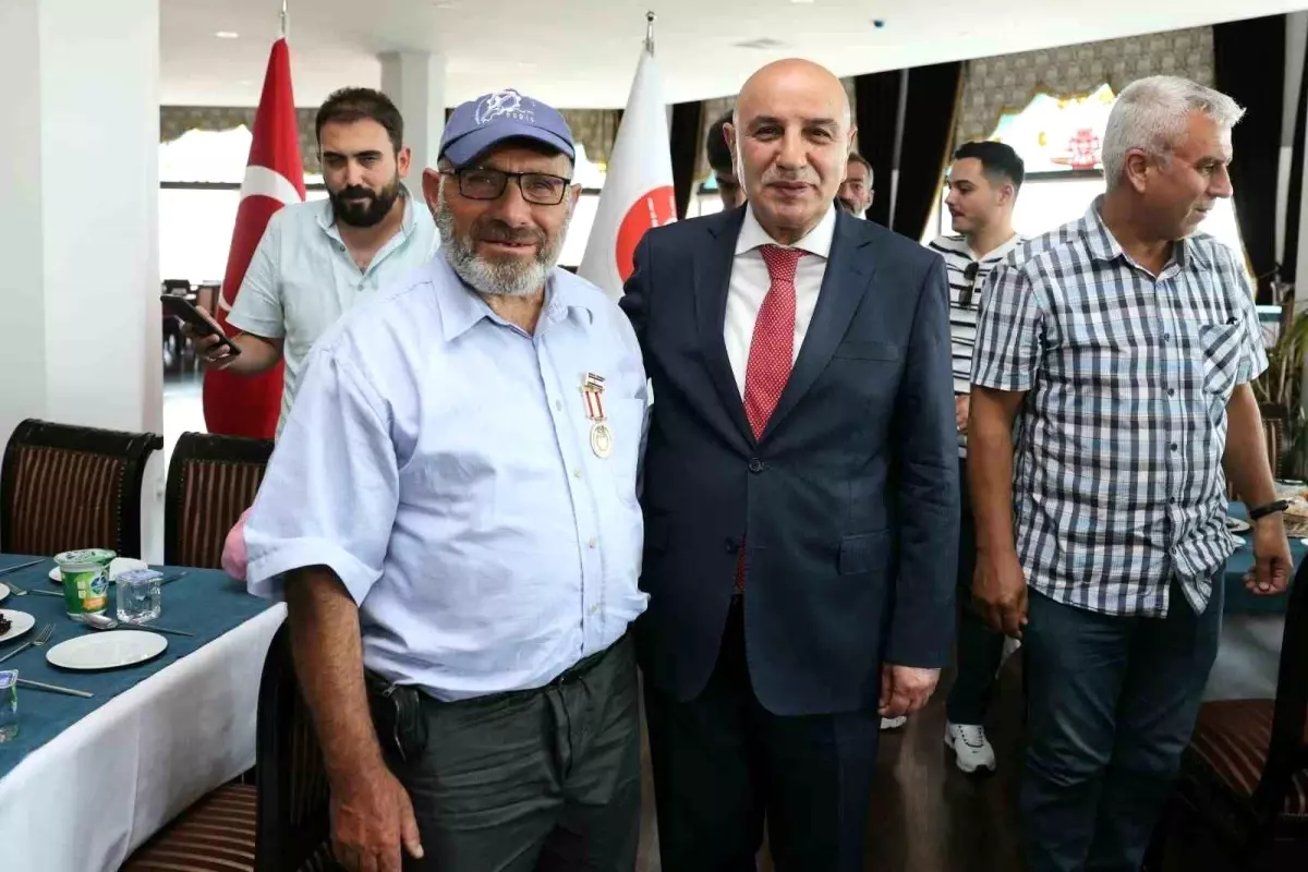 Keçiören Belediyesi, Gazilere Yemek Verdi