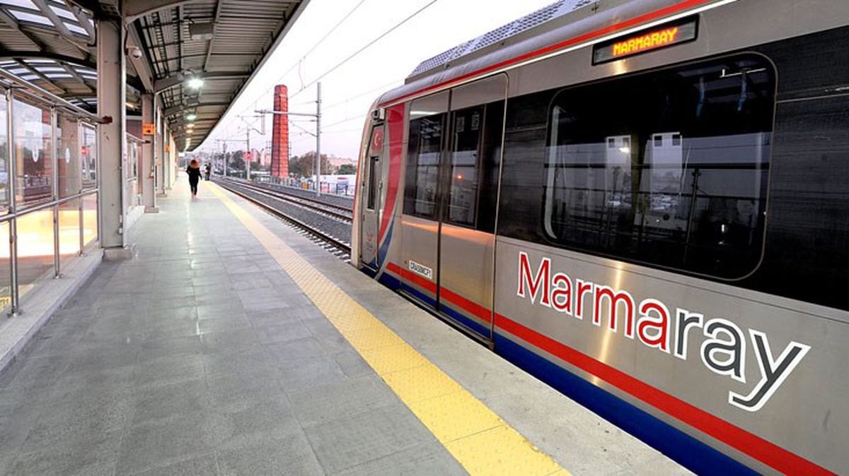 Marmaray\'da intihar teşebbüsü! Seferler gecikmeli olarak gerçekleştiriliyor