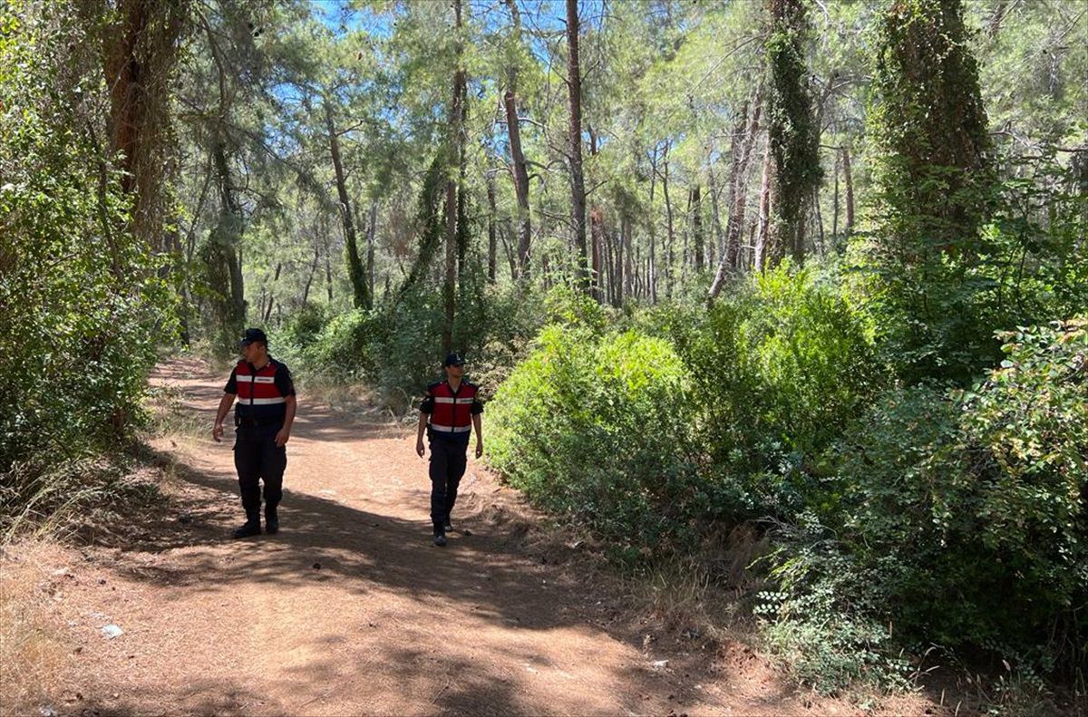 Muğla\'da Jandarma Ekipleri Orman Yangınlarına Karşı Devriye Görevinde