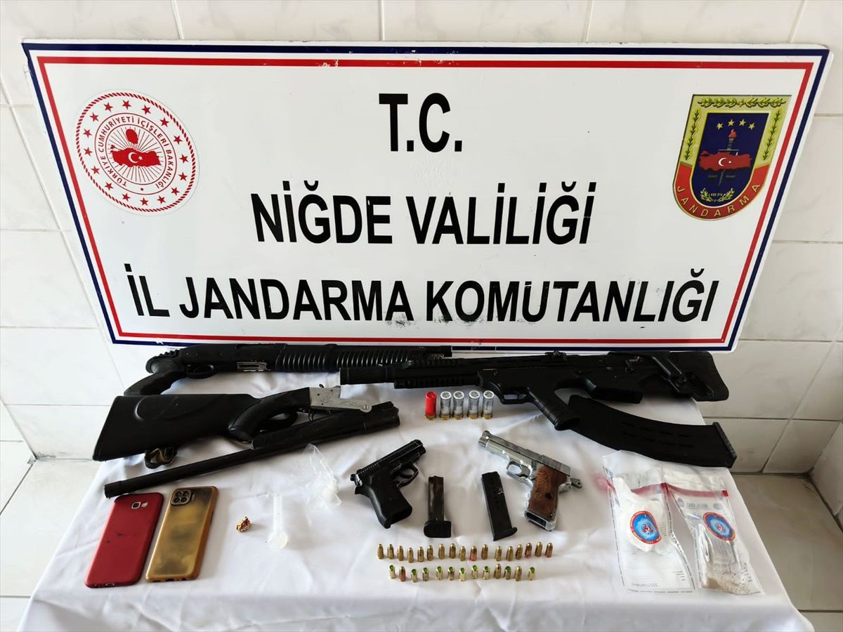 Niğde\'de Uyuşturucu Operasyonu: 3 Zanlı Gözaltına Alındı