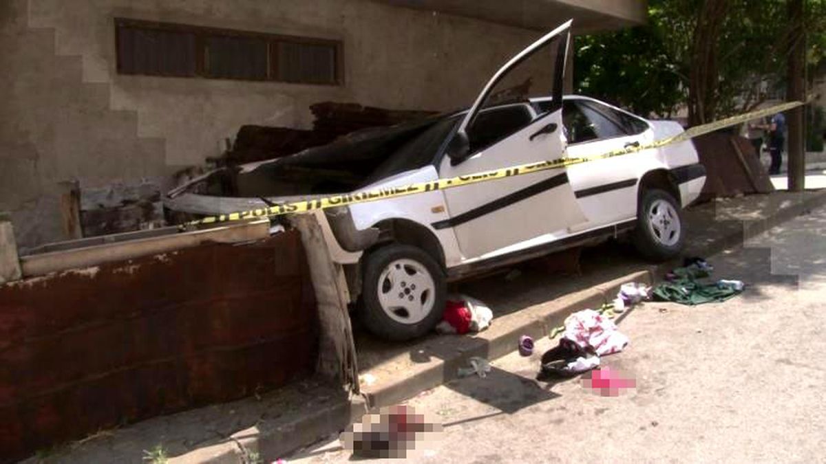 Tuzla\'da Otomobil Kaza Yaptı: 1 Çocuk ve 2 Kadın Yaralandı