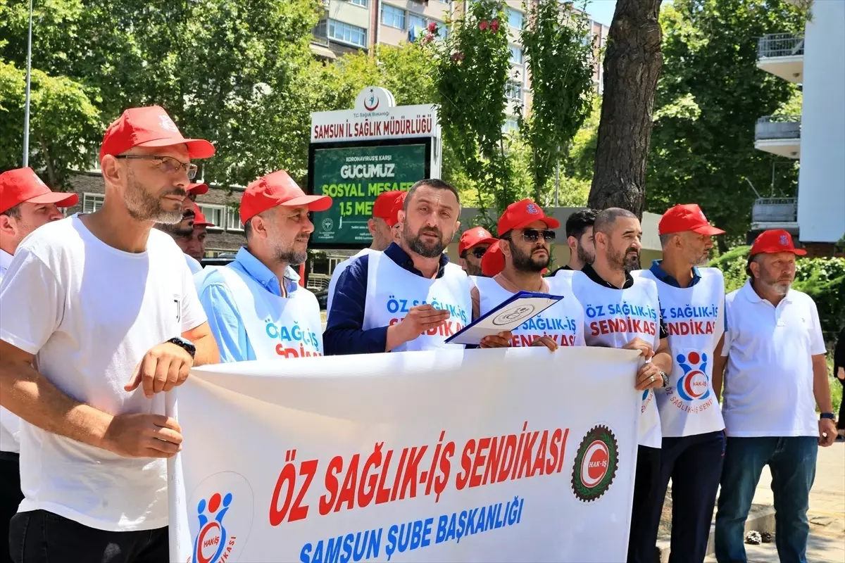 Öz Sağlık-İş Sendikası Samsun Şubesi Üyeleri Geriye Dönük Alacaklar İçin Basın Açıklaması Yaptı