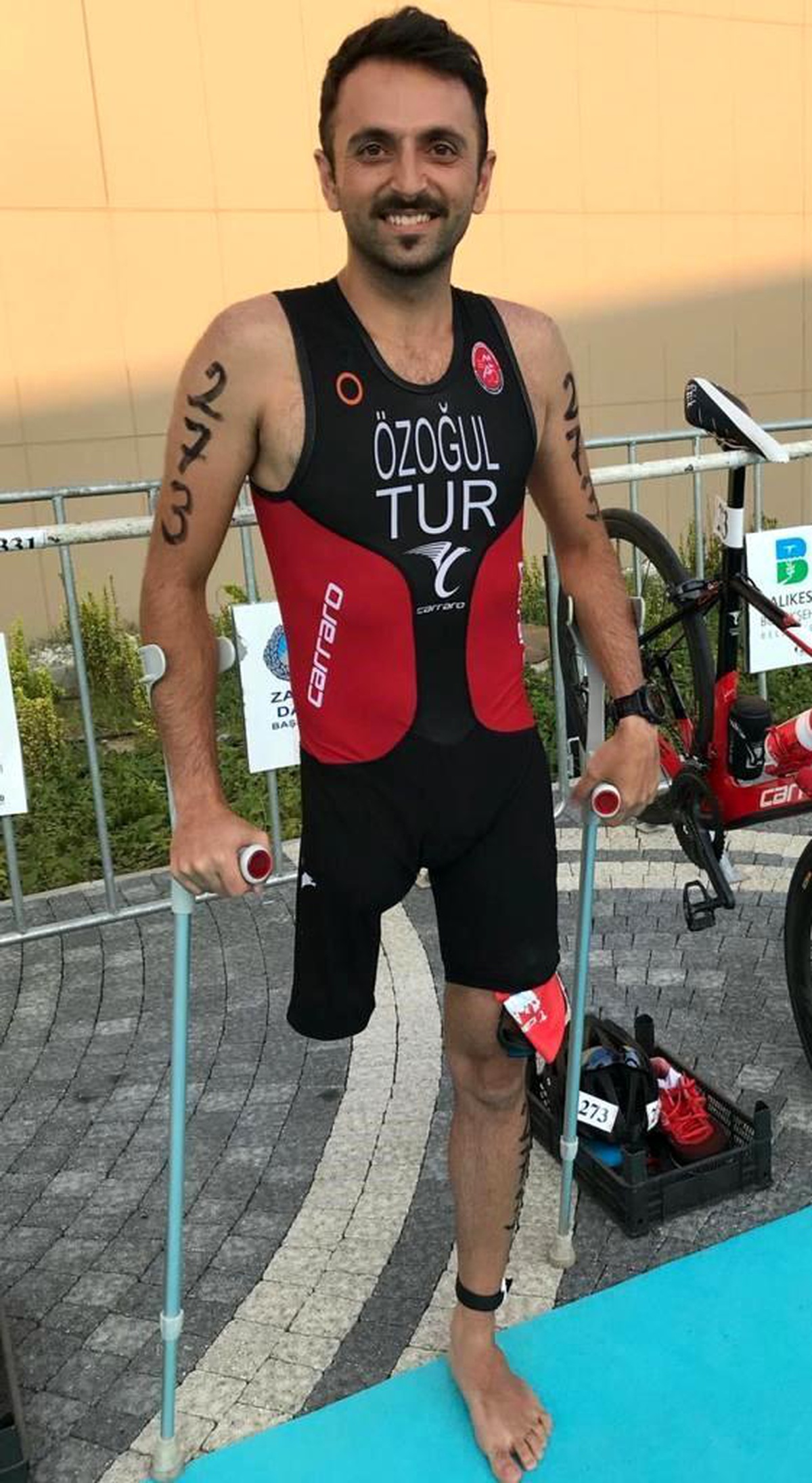 Başakşehir\'de Paralimpik Sporcu Ateşe Tutuldu, Saldırgan Sevgilisinin Evinde Yakalandı