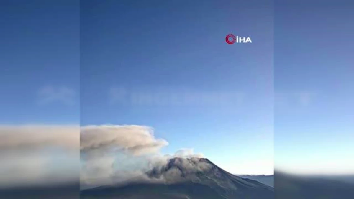 Peru\'daki Ubinas Yanardağı\'nda 2 yeni patlama