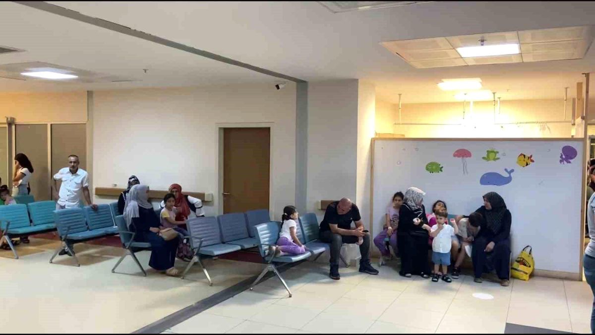 Sultanbeyli\'de Camide Dağıtılan Tavuk Dönerden 73 Çocuk Hastaneye Başvurdu