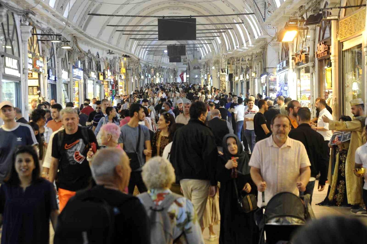 Kapalıçarşı\'da Otopark Sorunu Esnafı Çileden Çıkardı